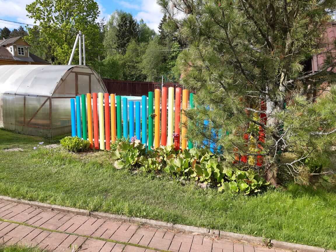 забор из разноцветного штакетника односторонний фото1 в Симферополе