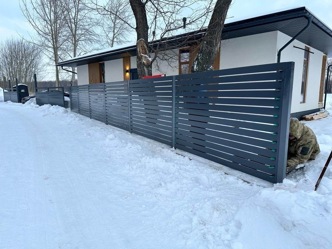 Забор-ранчо из металлопланкена 37м RAL7024 Серый Графит фото 3 в Симферополе