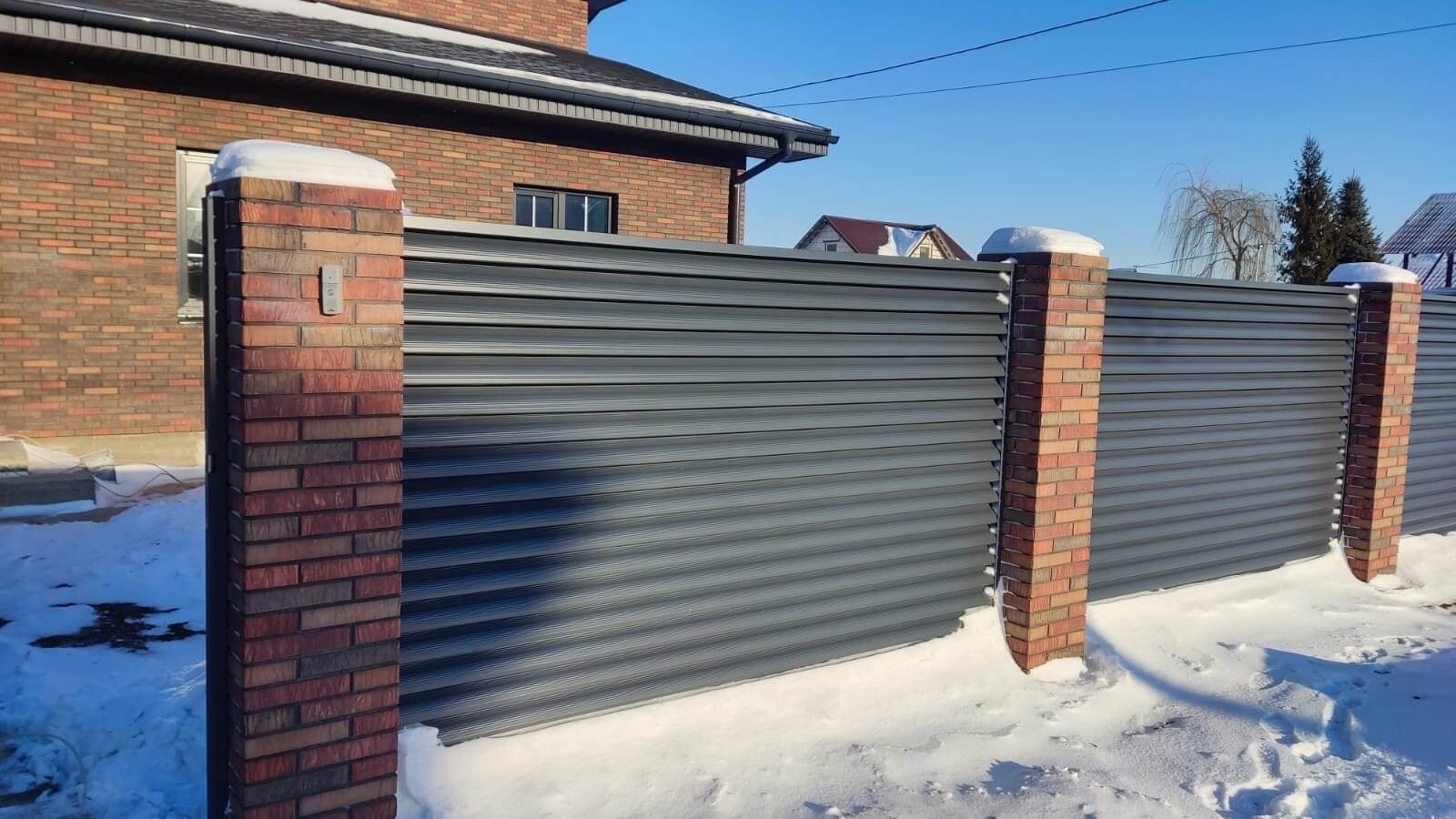 Забор-жалюзи с ламелями еврожалюзи 34м RAL7024/7024 Серый Графит двусторонний в Симферополе