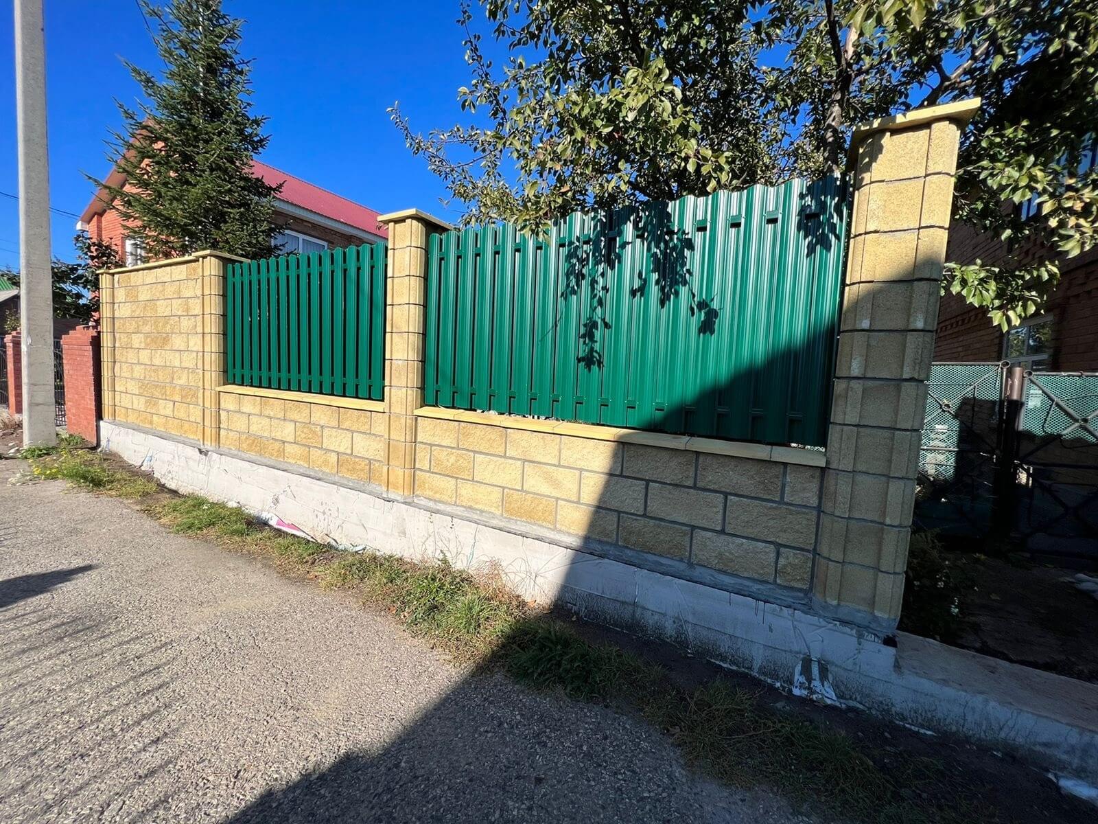 Забор из евроштакетника 22м RAL6005/6005 Зеленый Мох двусторонний фото 4 в Симферополе
