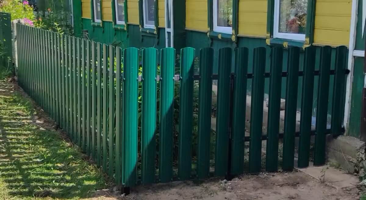 Заборчик из Евроштакетника 8м RAL6005/6005 Зеленый Мох двусторонний в Симферополе