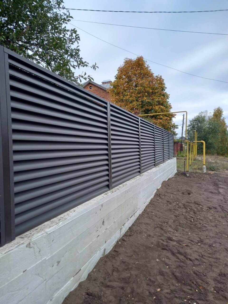 Забор из ламелей еврожалюзи 34м RAL8019/8019 Темный Шоколад двусторонний МАТТЕ в Симферополе