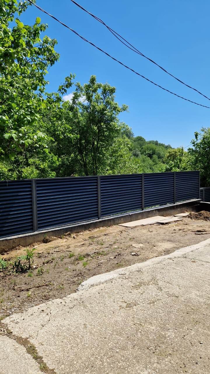 Забор-жалюзи из ламелей еврожалюзи 23м RAL7024/7024 Серый Графит двусторонний МАТТЕ фото 2 в Симферополе
