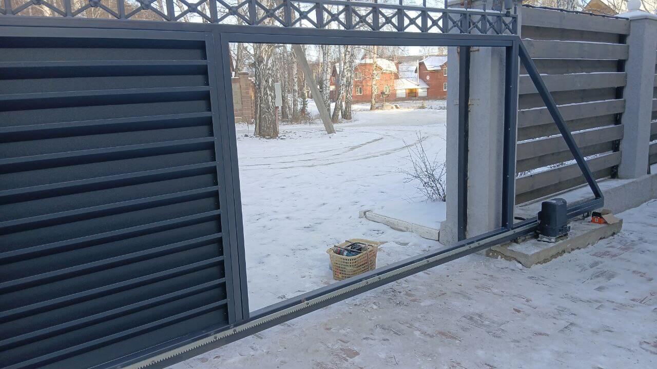 Входная группа из ламелей Хай-Тек RAL7024/7024 Серый Графит двусторонний МАТТЕ фото 10 в Симферополе