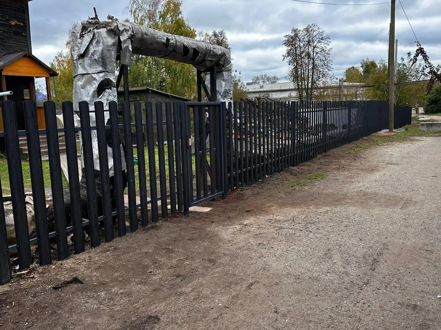 Забор из евроштакетника 63м Черное Дерево 3D Принтек фото 5 в Симферополе