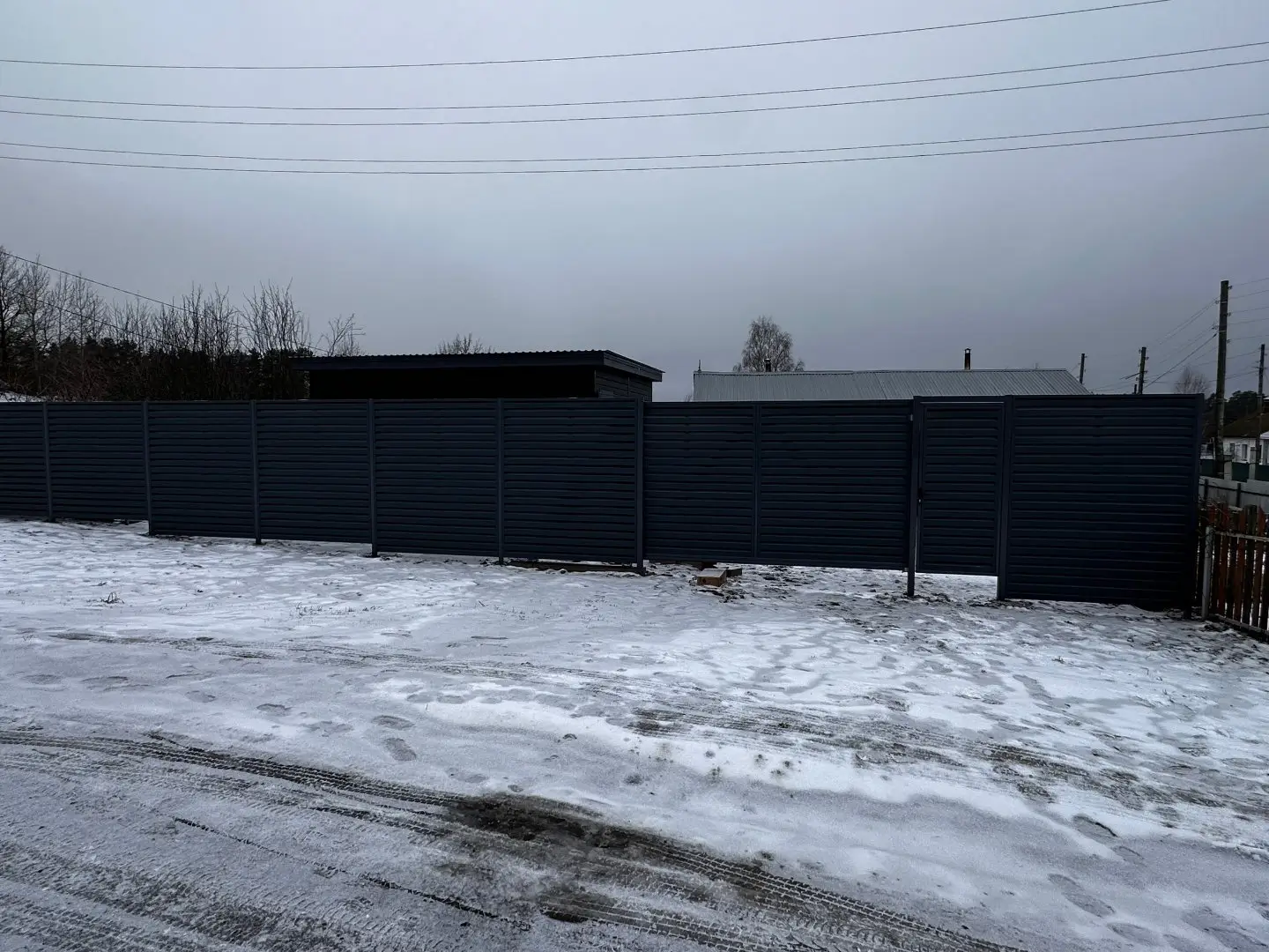 Забор-жалюзи из ламелей Хай-Тек 20м RAL7024/7024 Серый Графит двусторонний МАТТЕ фото 1 в Симферополе