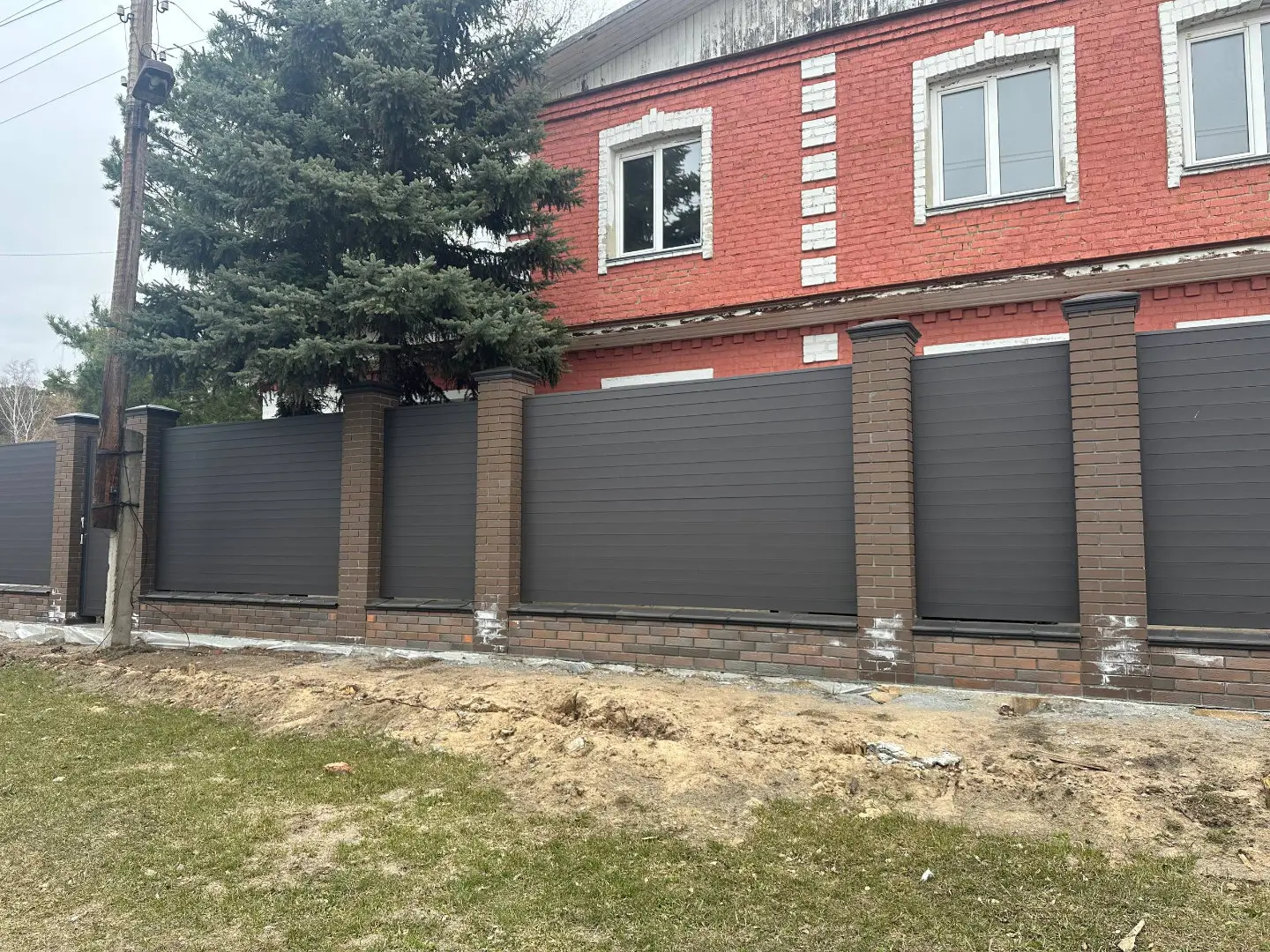 Забор-ранчо из металлического планкена 28м RAL8019 Темный Шоколад МАТТЕ в Симферополе